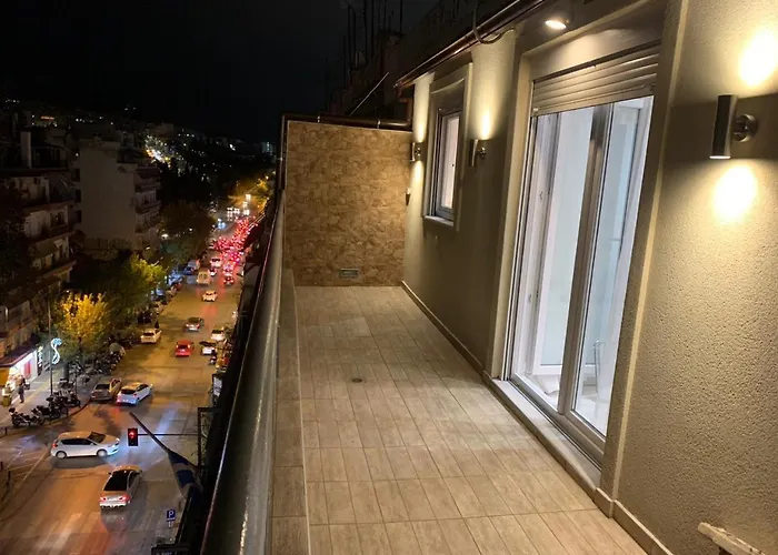 City Star - Penthouse Next To Atatuerk House And With View To Castles