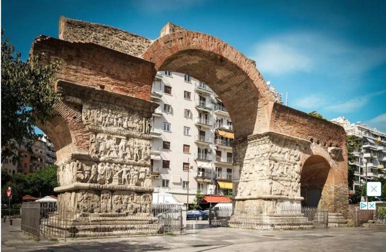 Apartment City Star - Penthouse Next To Atatuerk House And With View To Castles