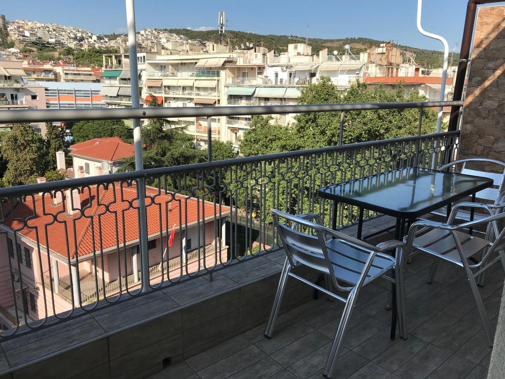 City Star - Penthouse Next To Atatuerk House And With View To Castles